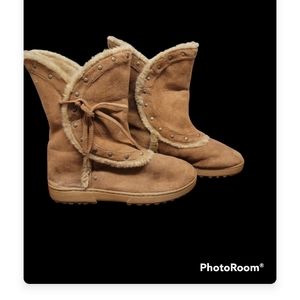 Faux Suede, Faux Fur Lined Fashion Boots Size 9